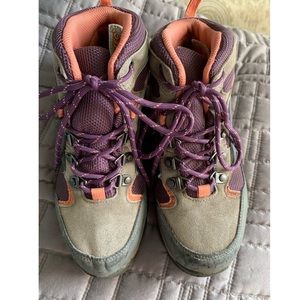 Girls hiking boots